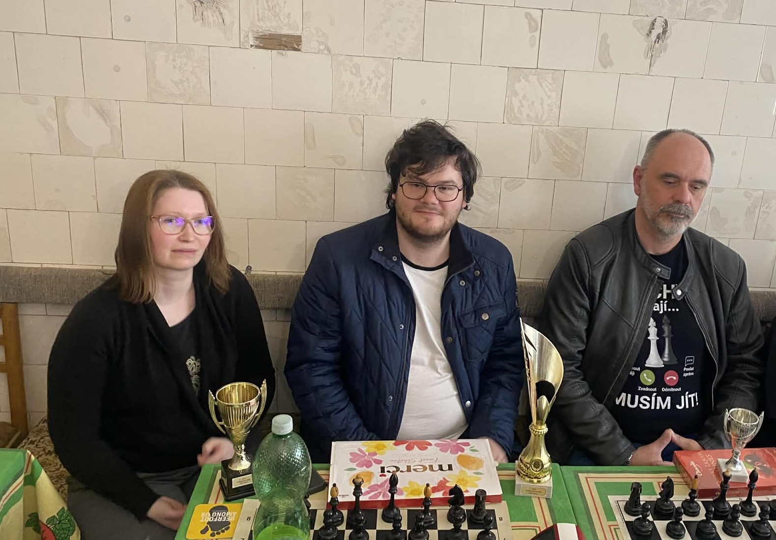 Pomyslné stupně vítězů: Aleš Horák, Helena Chvajová a Pavel Padevět.